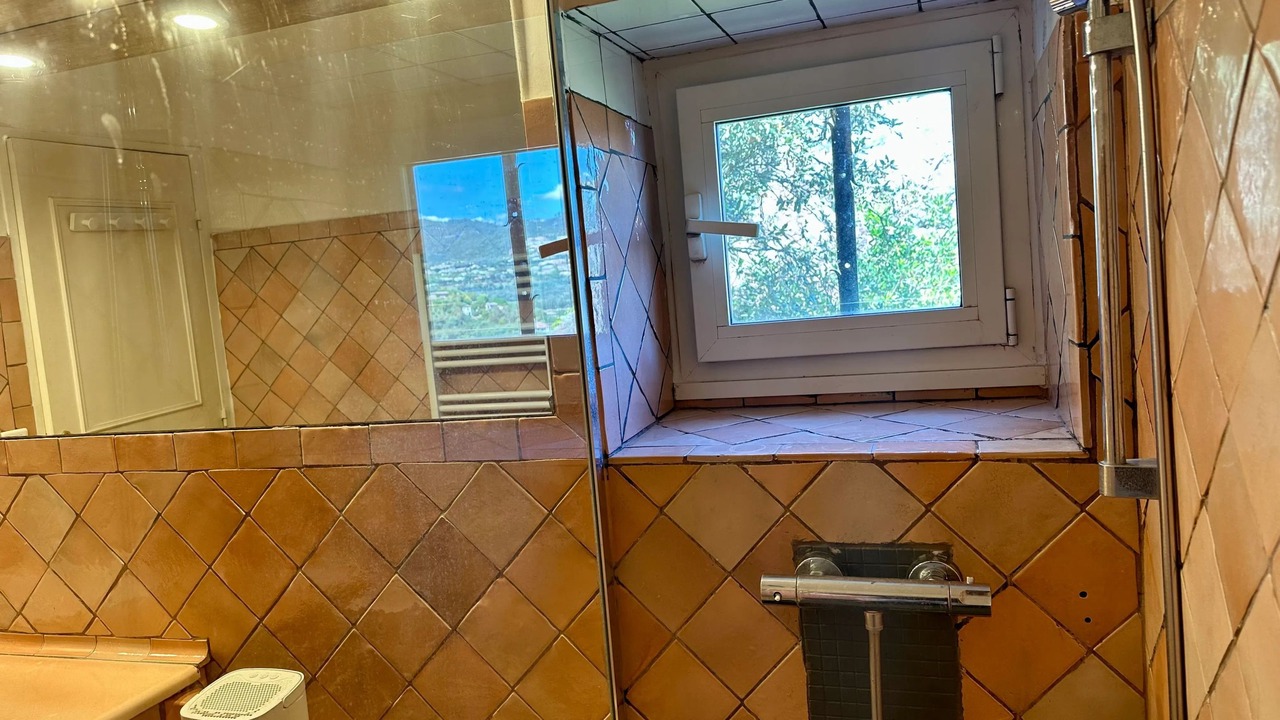 Photo of Bathroom in Mandelieu-La-Napoule