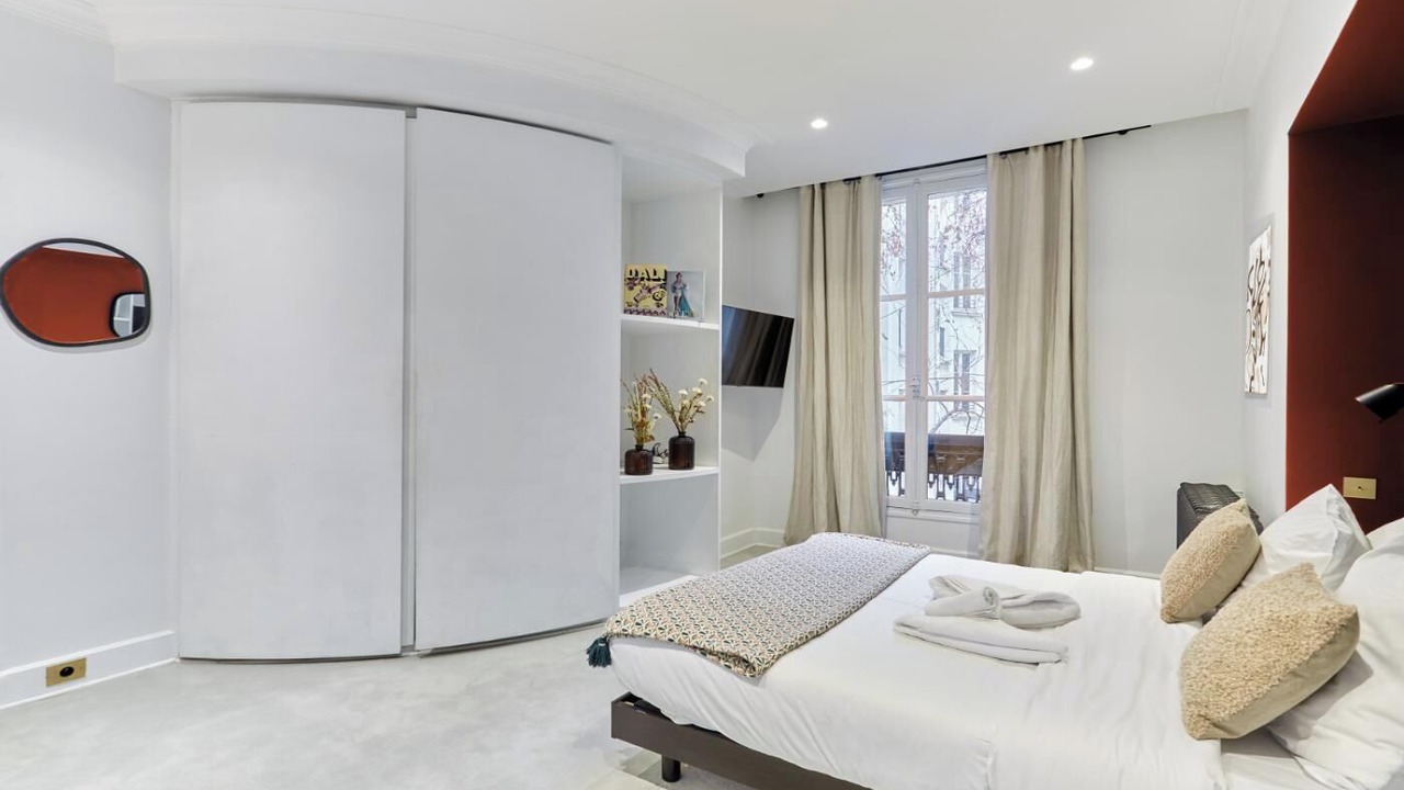 Photo of Bedroom in 2nd Arrondissement