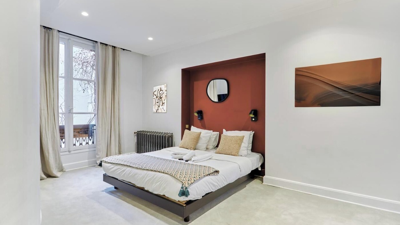 Photo of Bedroom in 2nd Arrondissement