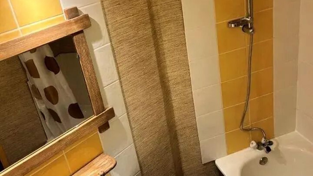 Photo of Bathroom in Eclose-Est