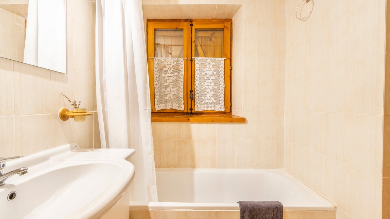 Photo of Bathroom in Taull