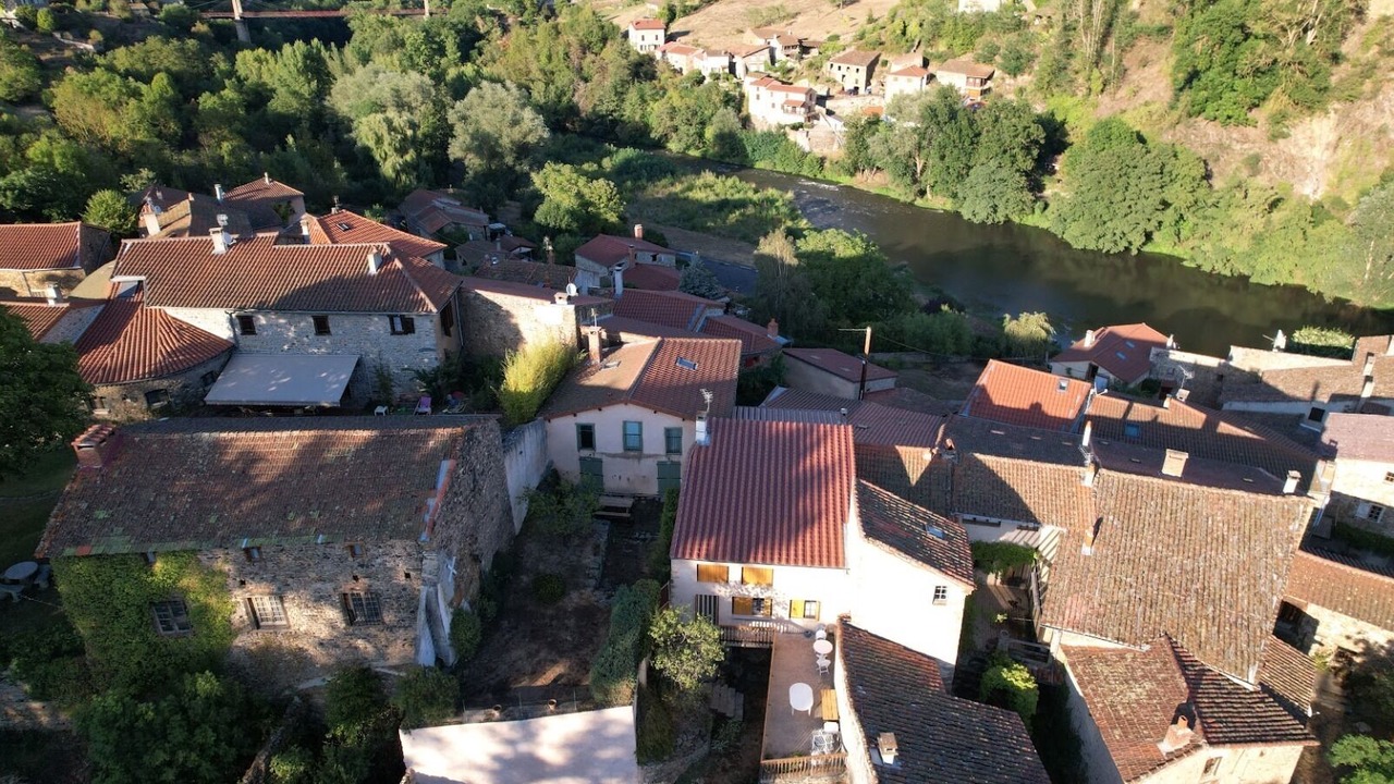 Photo of Outdoor in Villeneuve-dʼAllier