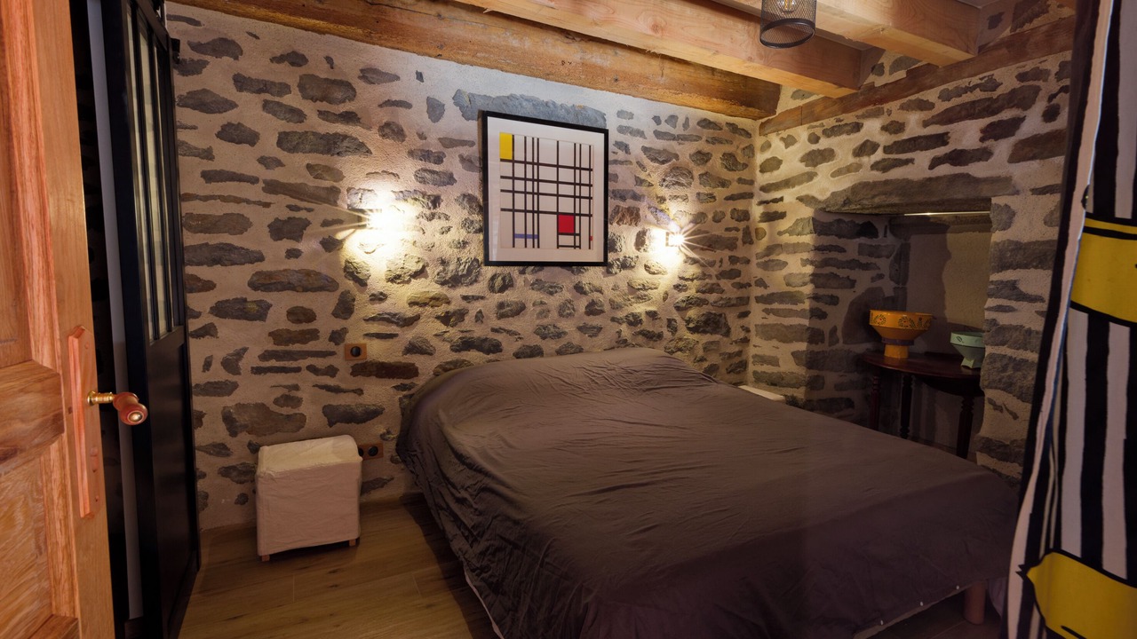 Photo of Bedroom in Oradour