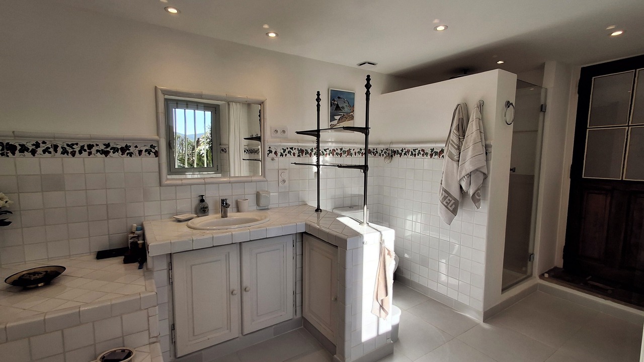 Photo of Bathroom in Preconil