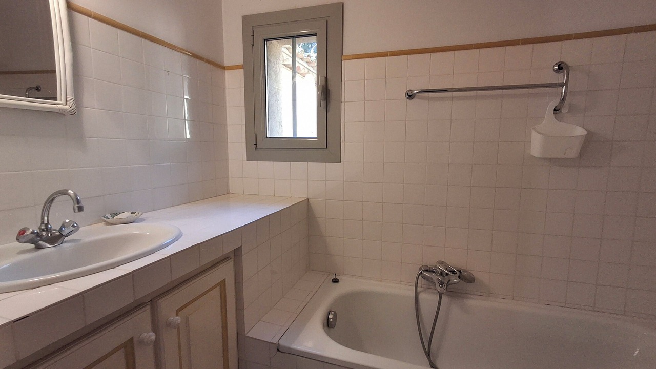 Photo of Bathroom in Preconil