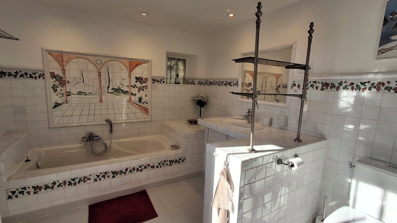 Photo of Bathroom in Preconil