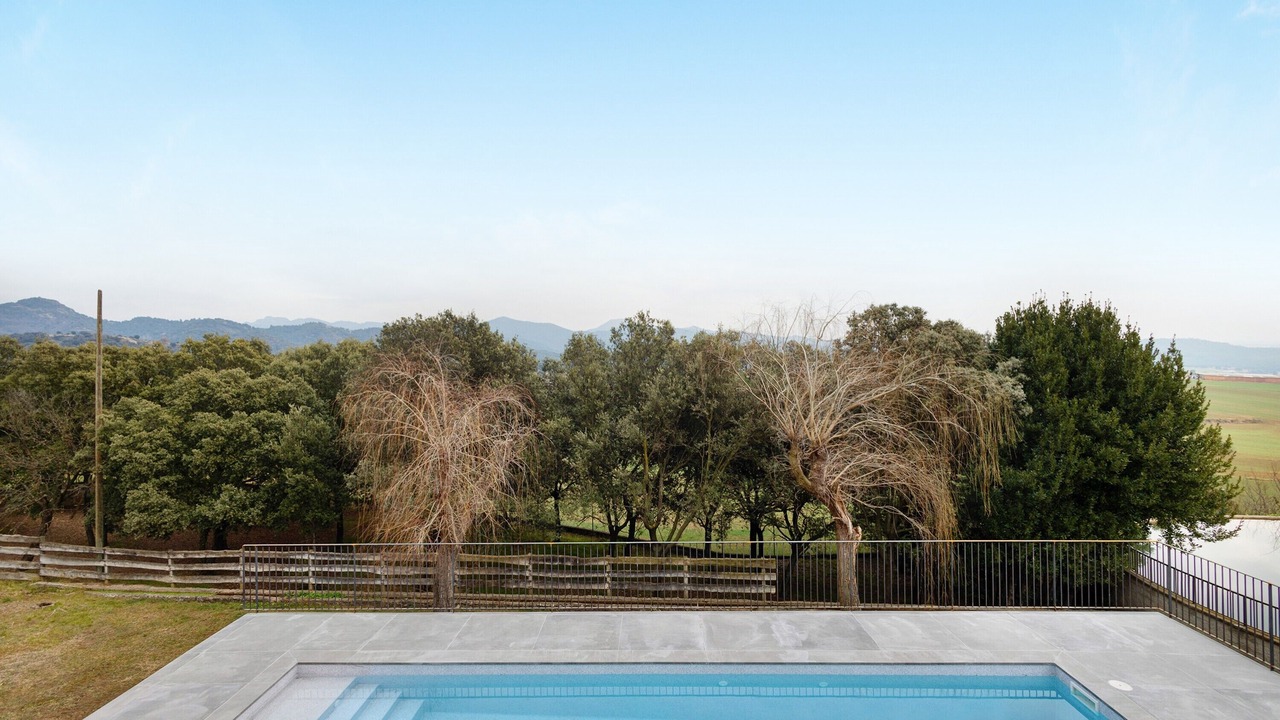 Photo of Outdoor in Avia