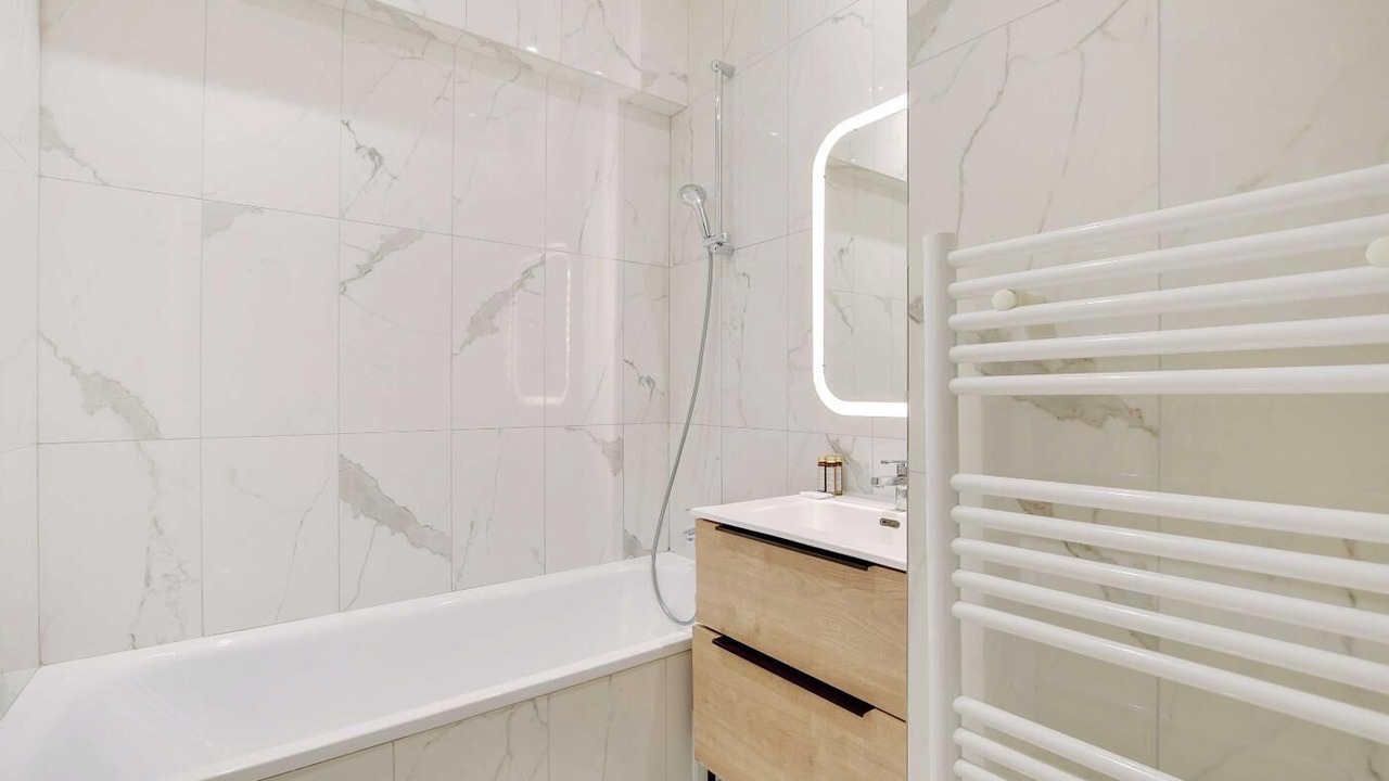 Photo of Bathroom in Quartier du Mail