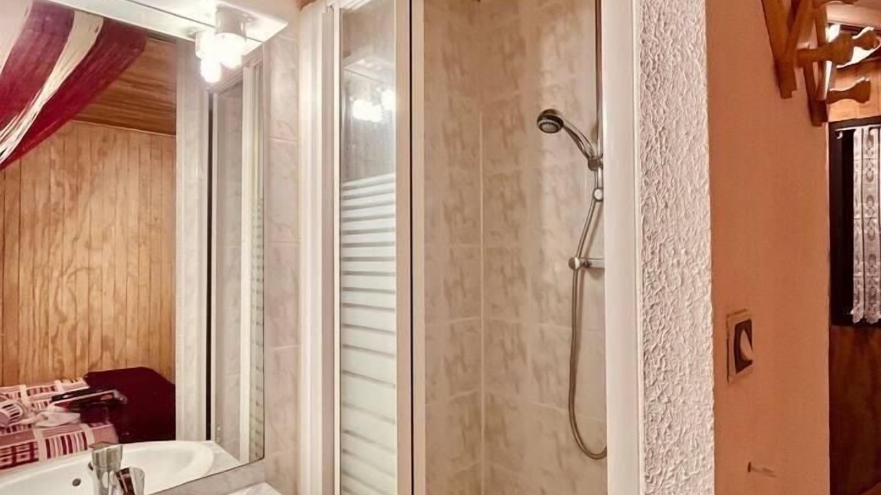 Photo of Bathroom in Pyrenees 2000