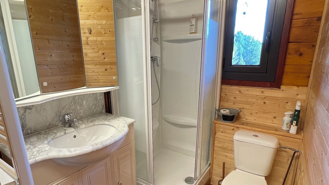 Photo of Bathroom in Pyrenees 2000