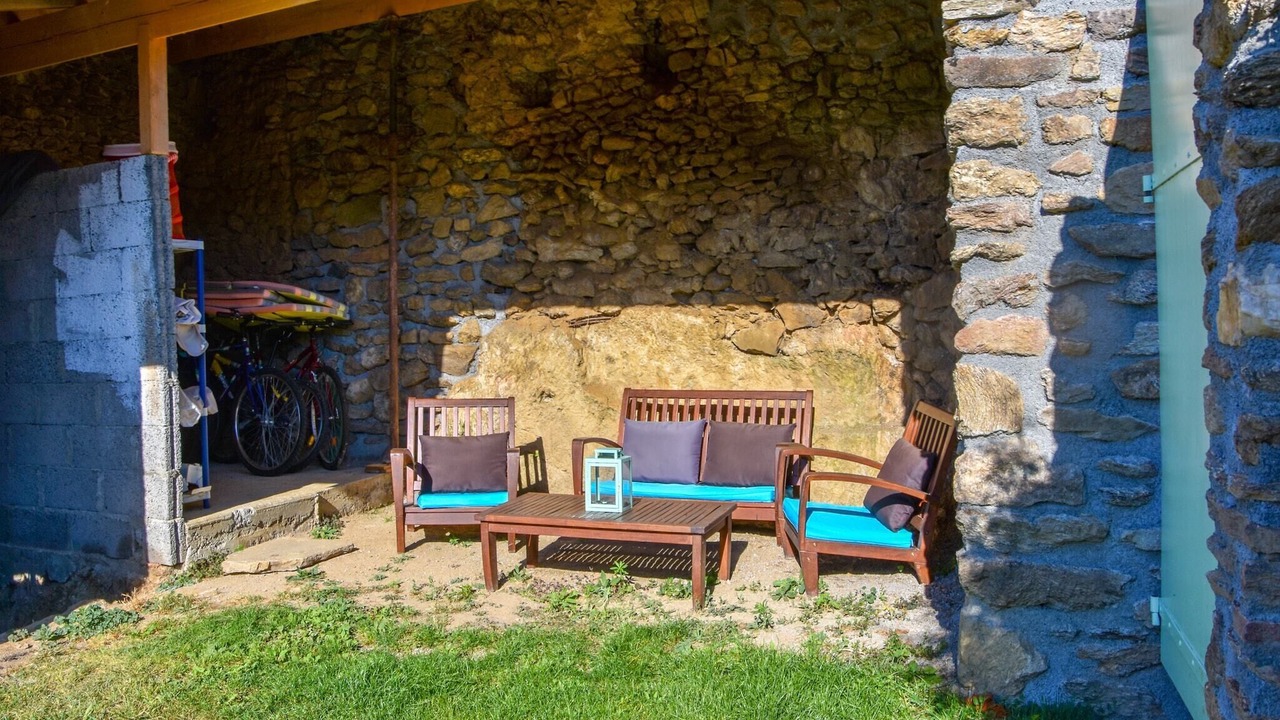 Photo of Patio Balcony in Villeneuve-dʼAllier