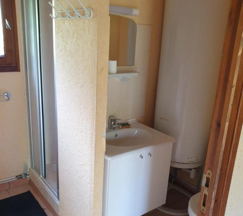 Photo of Bathroom in Lacapelle-Viescamp