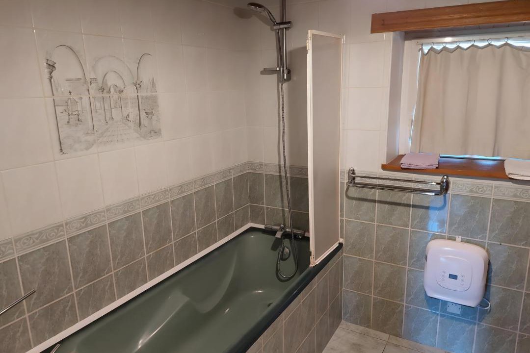 Photo of Bathroom in Campan