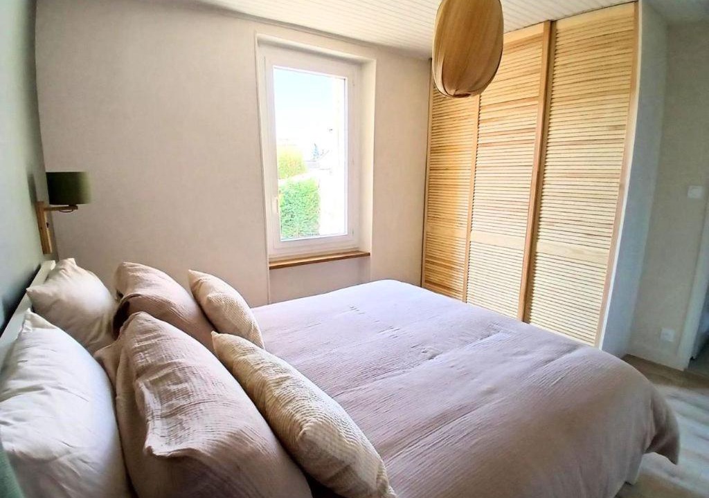 Photo of Bedroom in Sainte-Cecile-les-Vignes