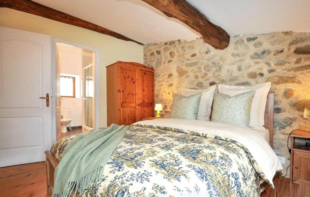 Photo of Bedroom in Saint-Benoit