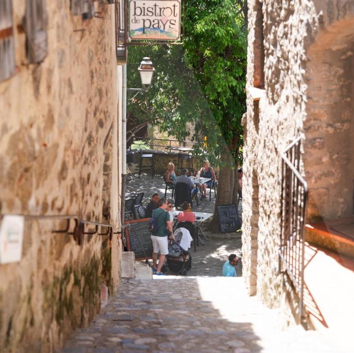 Photo of Others in Eus