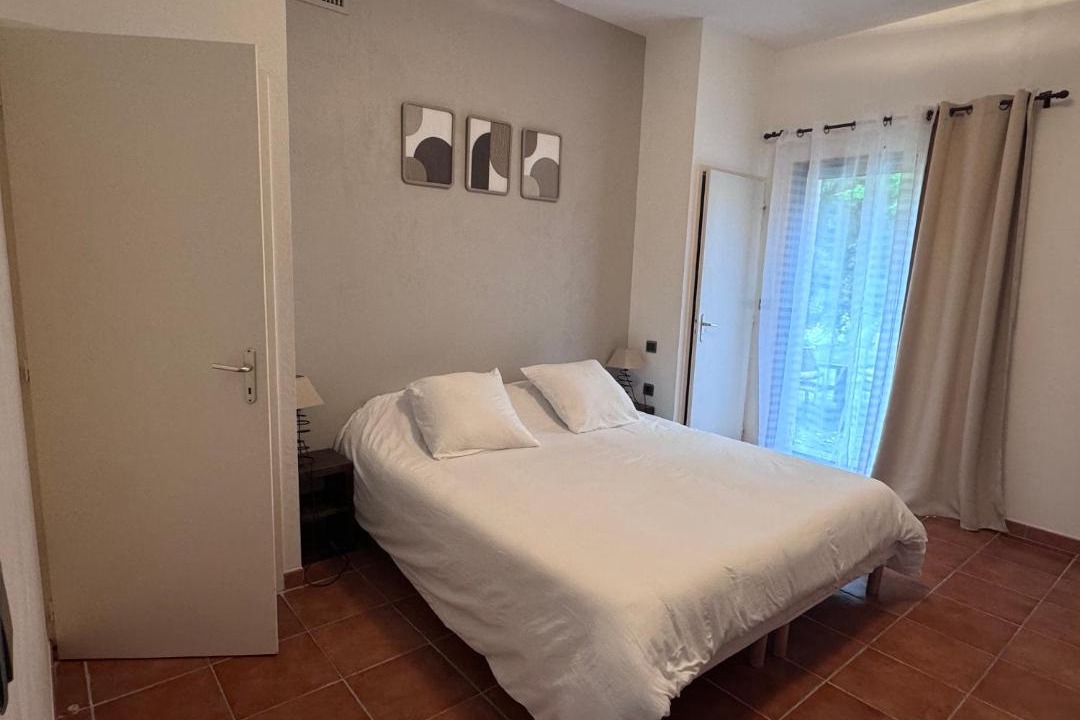 Photo of Bedroom in Thuir