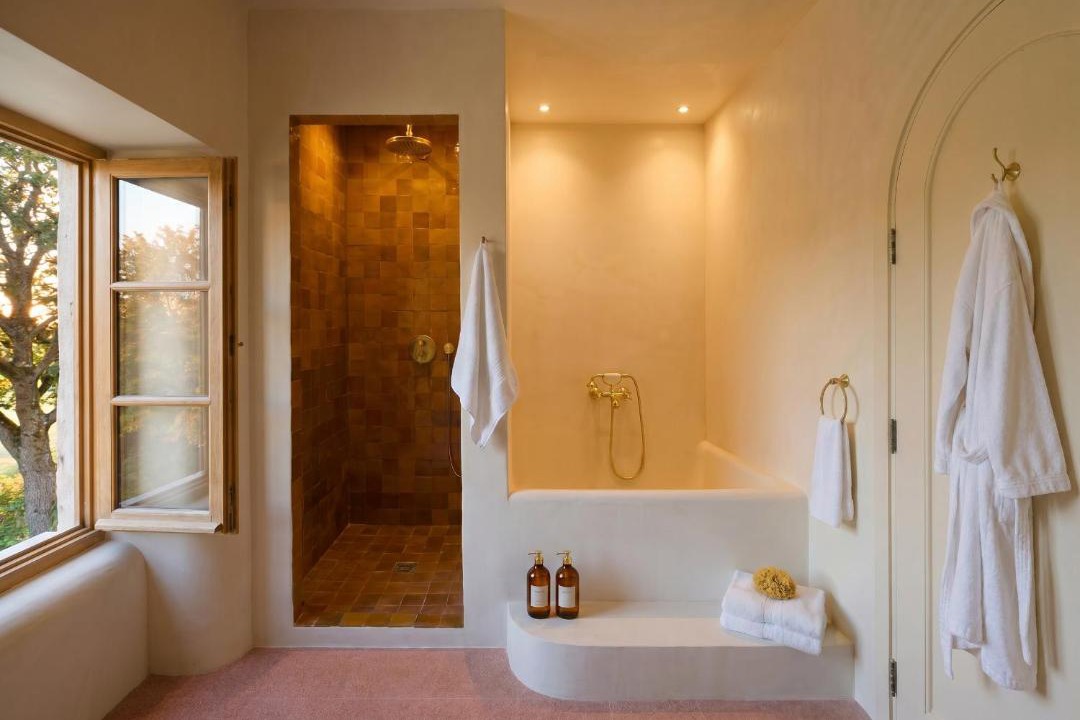 Photo of Bathroom in Villeneuve d'Aveyron