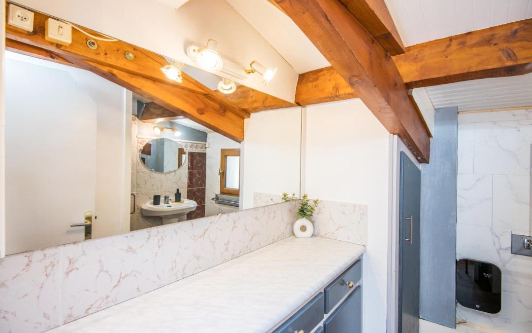 Photo of Bathroom in Millau
