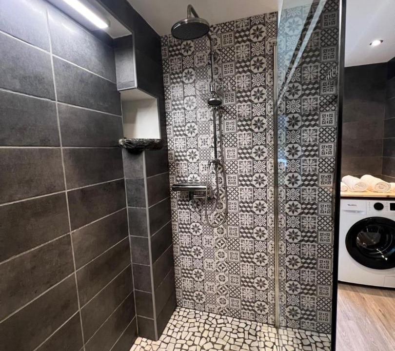 Photo of Bathroom in Melles