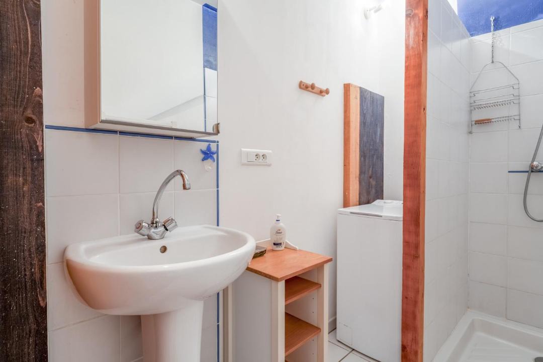 Photo of Bathroom in Entrechaux