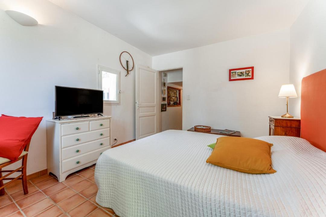 Photo of Bedroom in Entrechaux