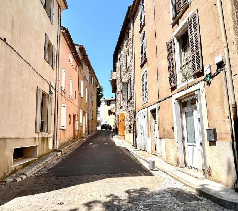 Photo of Others in Rousset