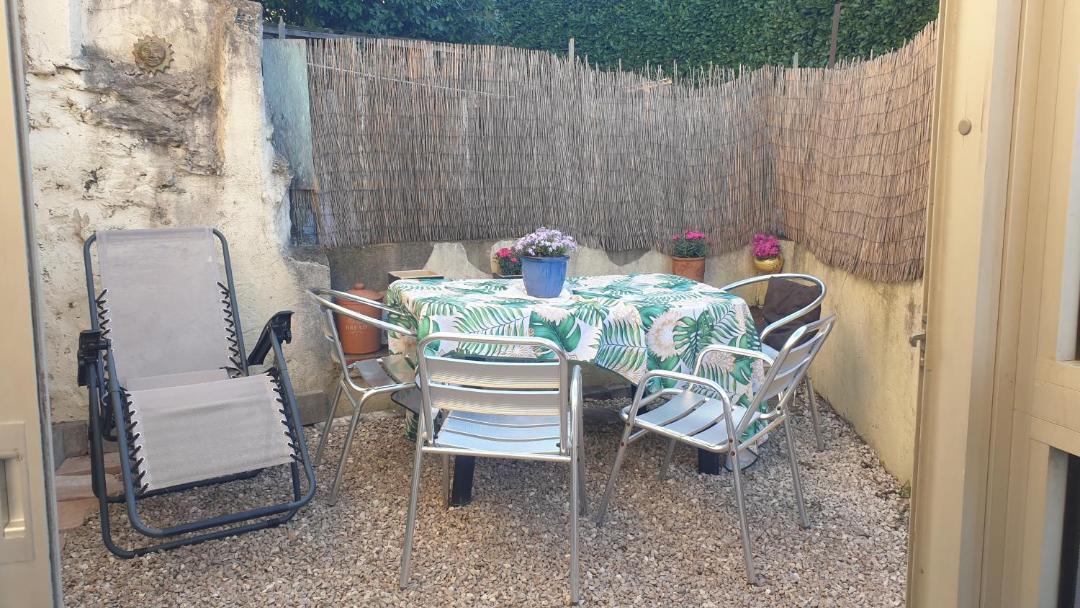 Photo of Patio Balcony in Clara