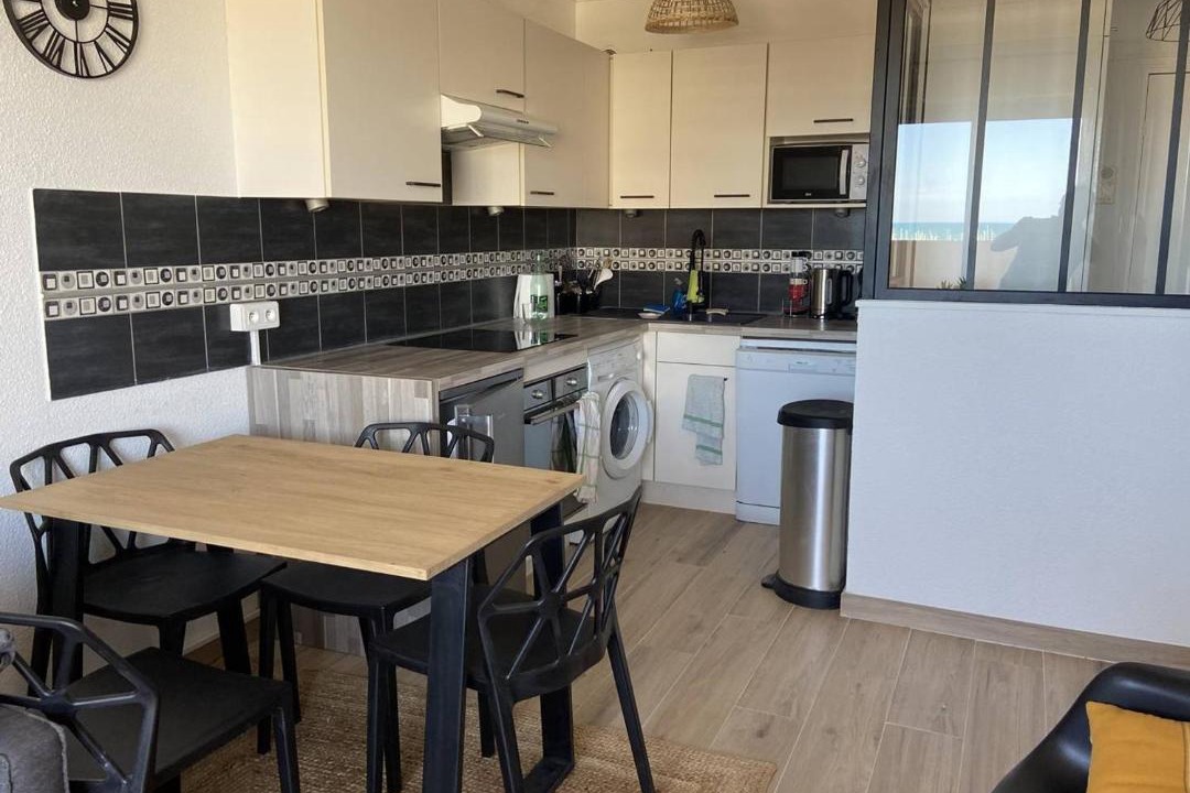 Photo of Kitchen in Le Port