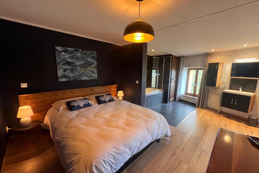 Photo of Bedroom in Homps