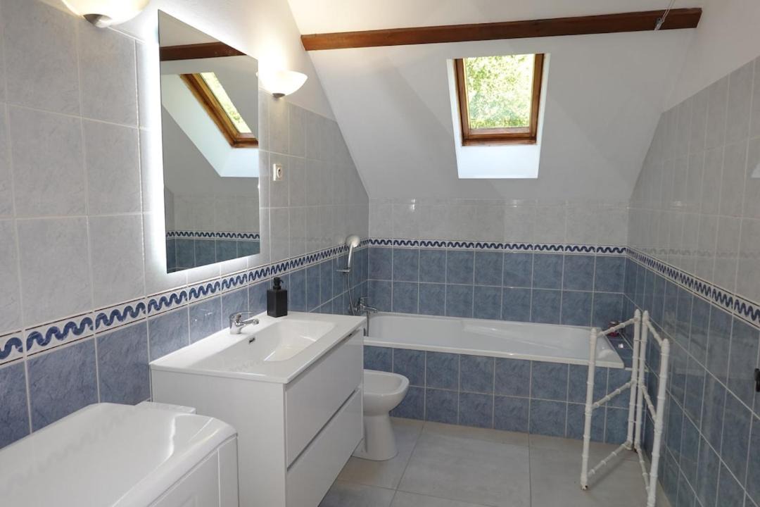 Photo of Bathroom in Heches