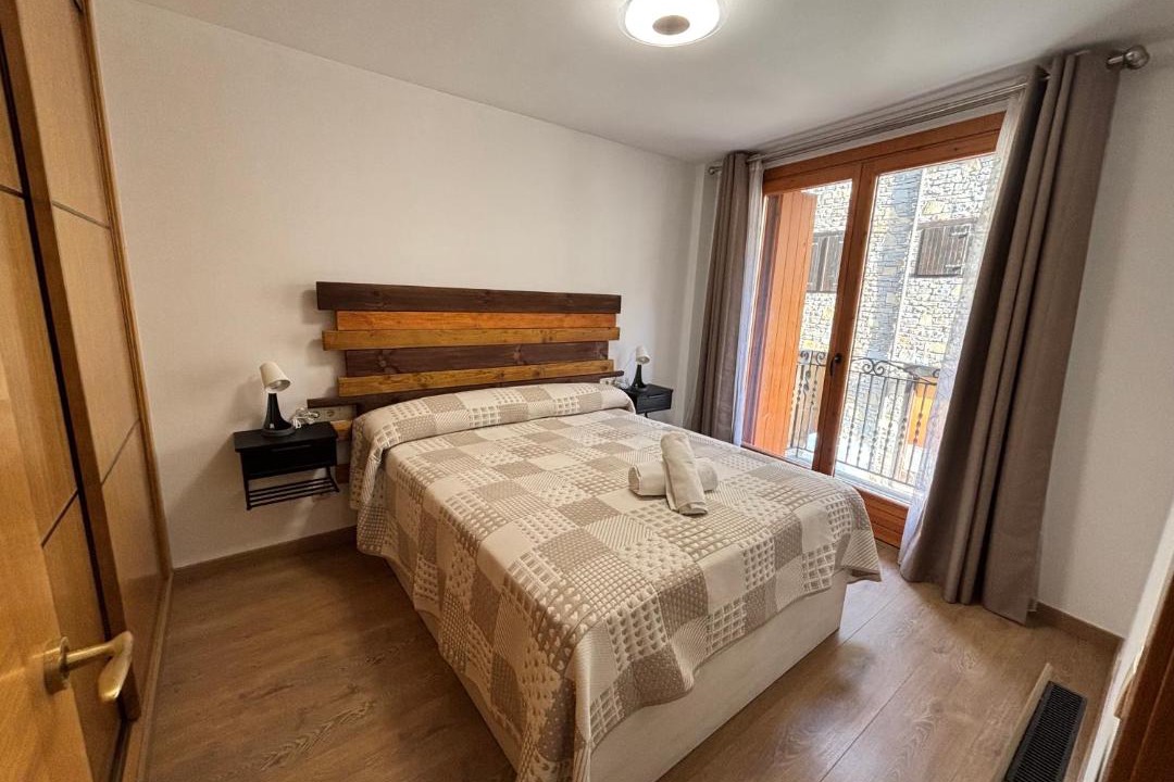 Photo of Bedroom in Llavorsi