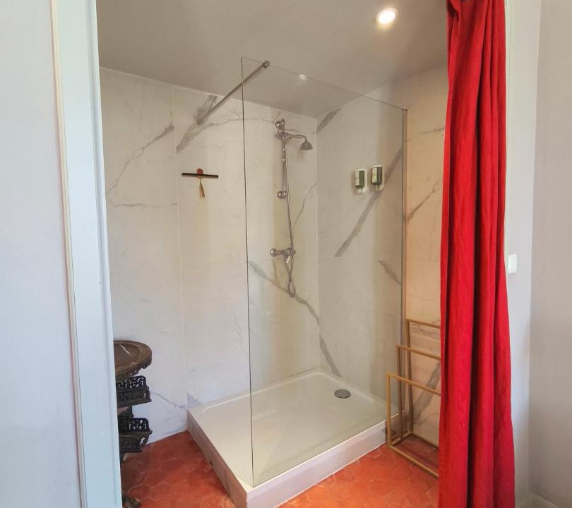 Photo of Bathroom in Saint-Hippolyte-le-Graveyron