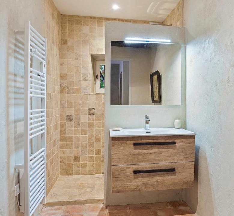 Photo of Bathroom in La Roque-sur-Pernes