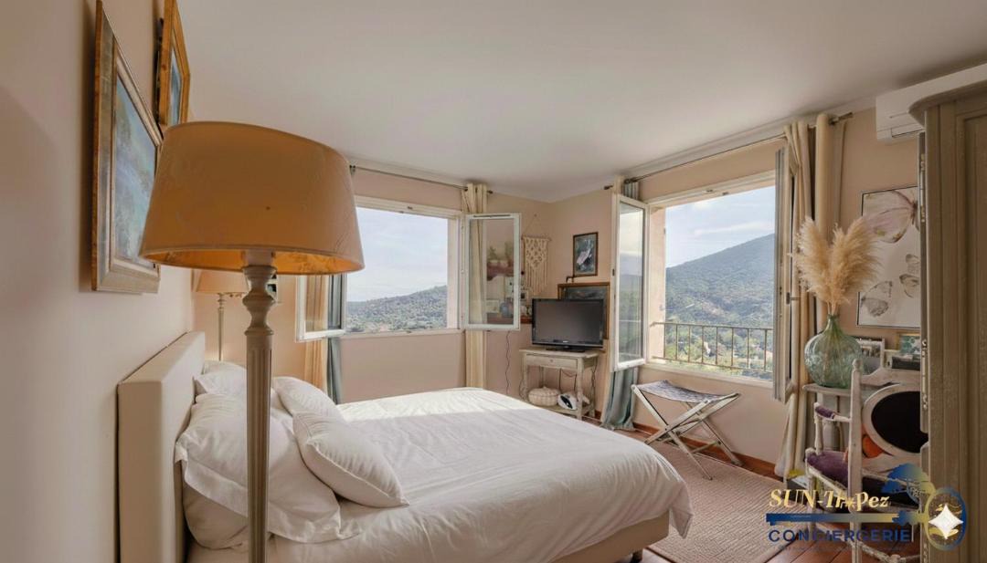 Photo of Bedroom in Sainte-Maxime