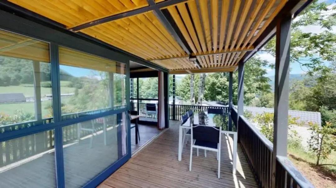 Photo of Patio Balcony in Vic-sur-Cere