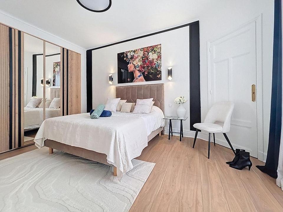 Photo of Bedroom in Valence