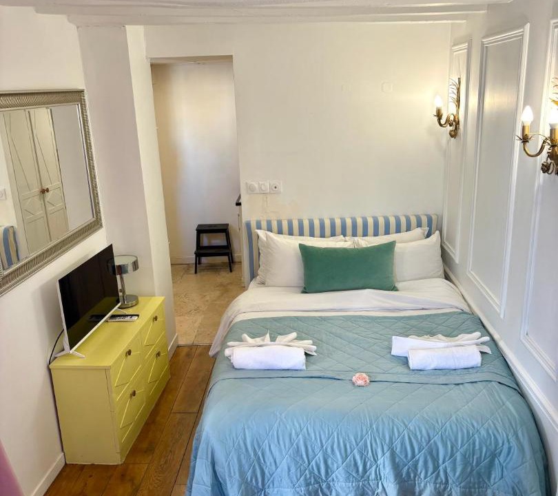 Photo of Bedroom in 5th Arrondissement