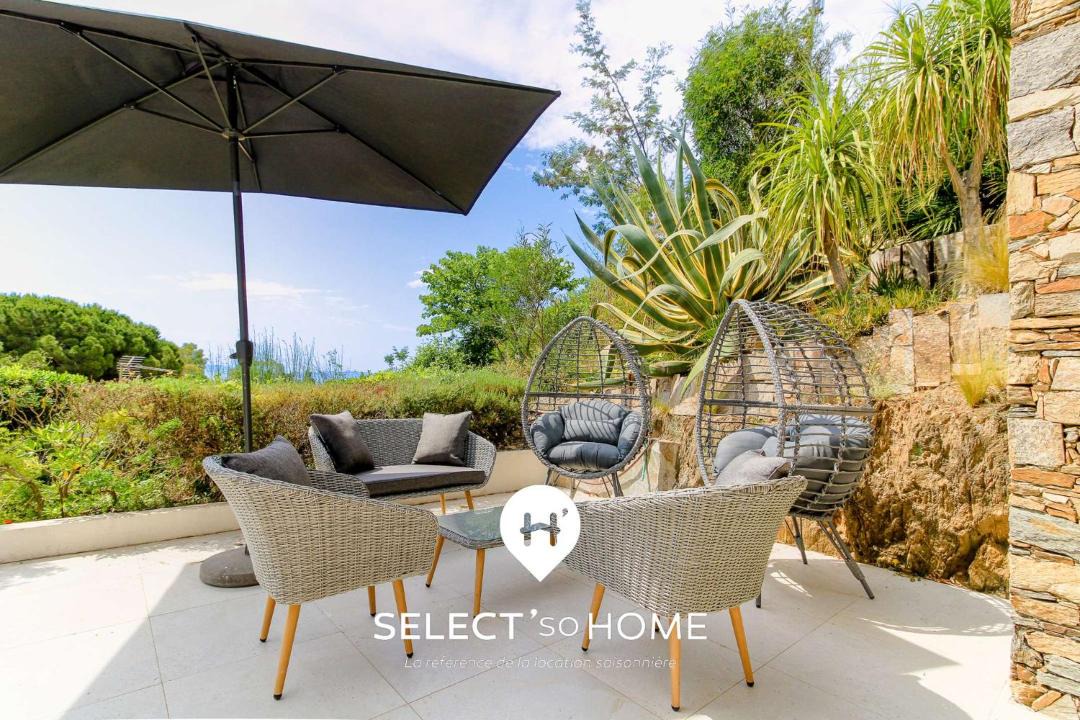Photo of Patio Balcony in Le Lavandou