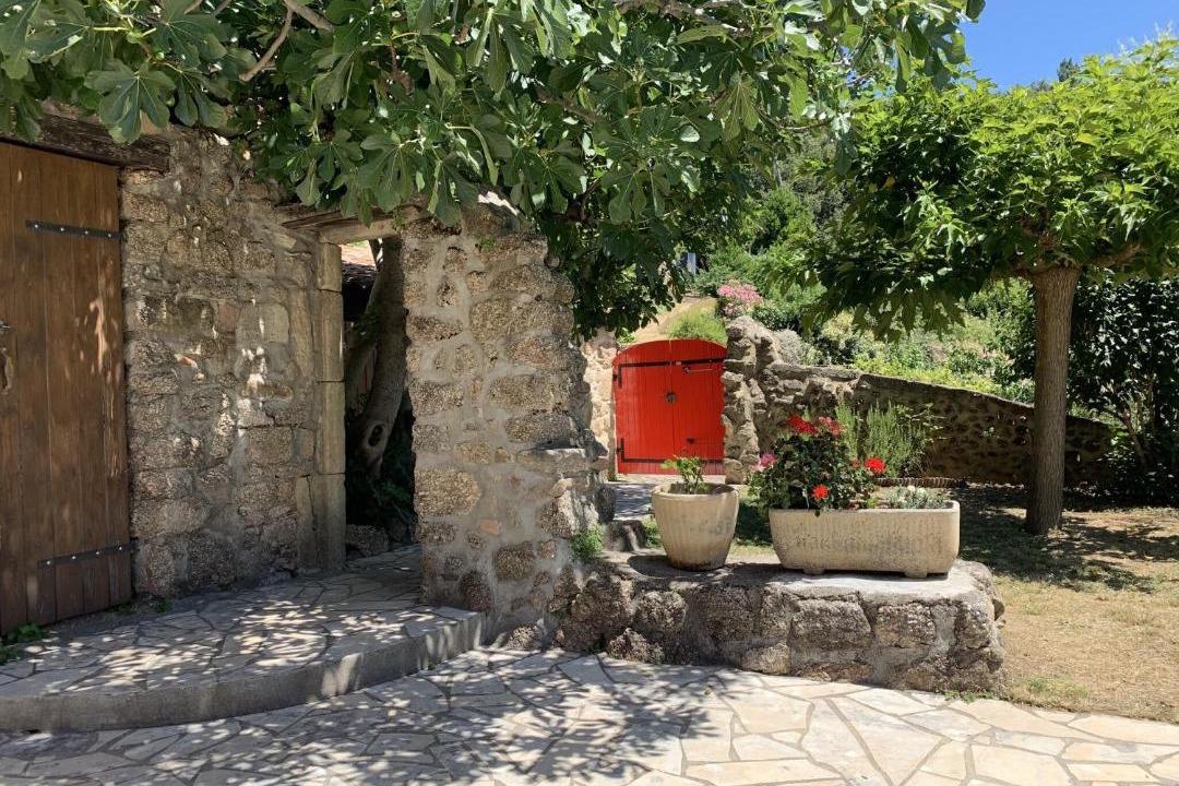 Photo of Others in Duniere-sur-Eyrieux
