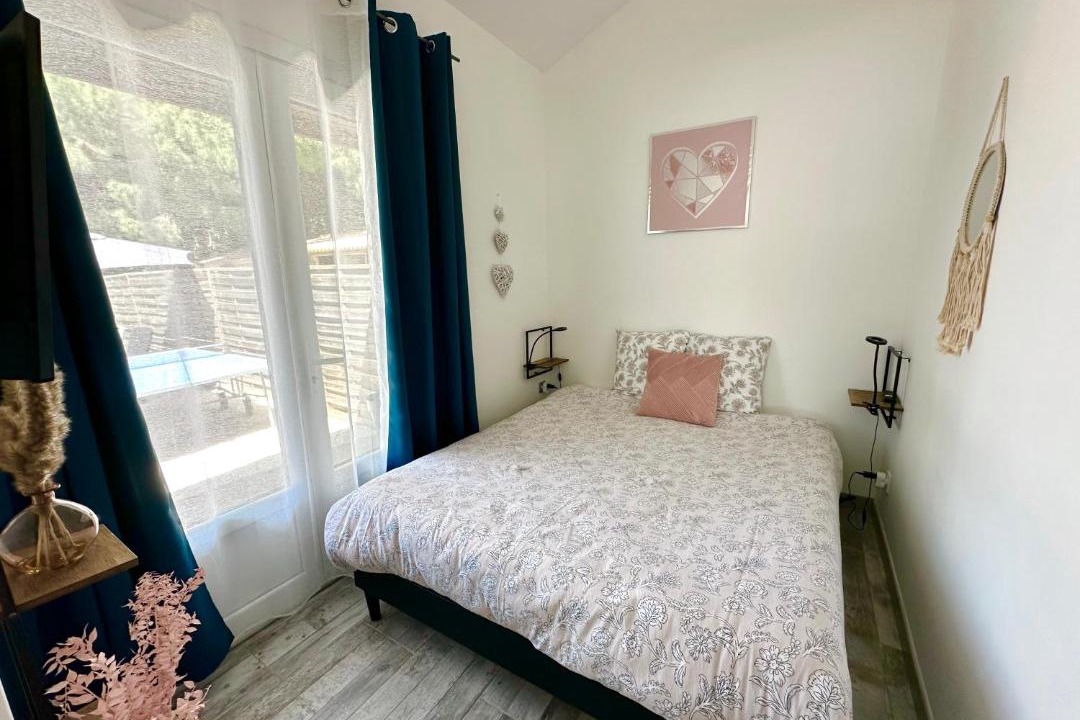 Photo of Bedroom in Saint-Laurent-d'Aigouze