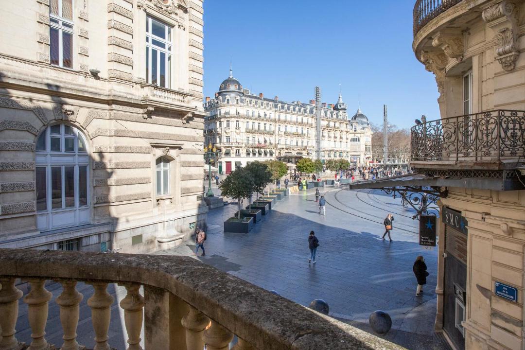Photo of Others in Comedie