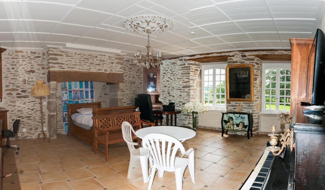 Photo of Others in Roannes-Saint-Mary