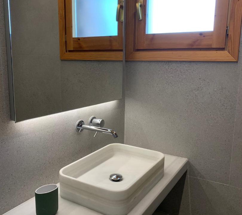 Photo of Bathroom in Sesue