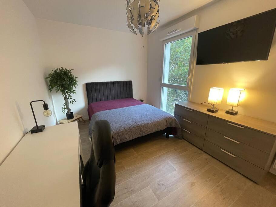 Photo of Bedroom in Alfortville
