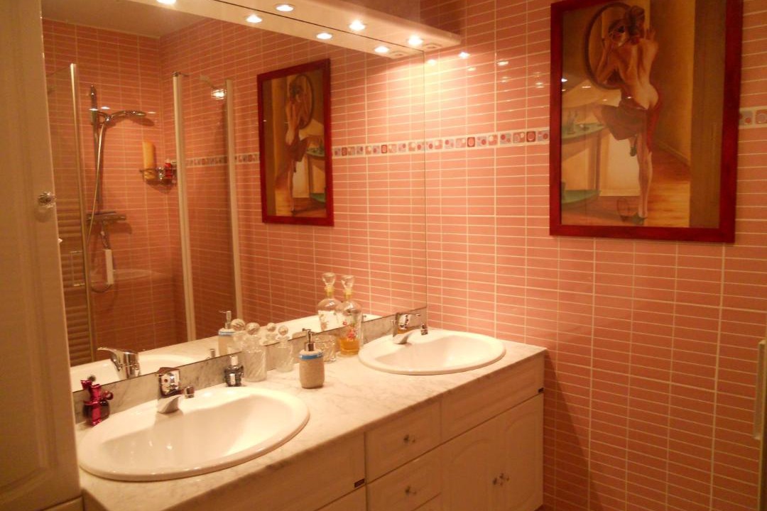 Photo of Bathroom in Saint-Jorioz