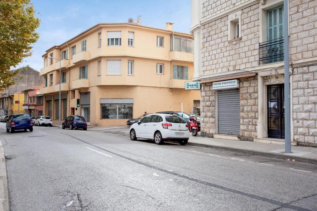 Photo of Buildings in La Madeleine
