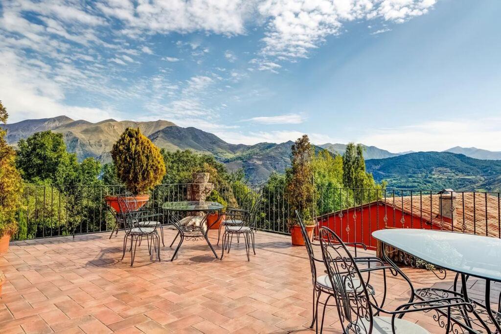 Photo of Patio Balcony in Ardanue