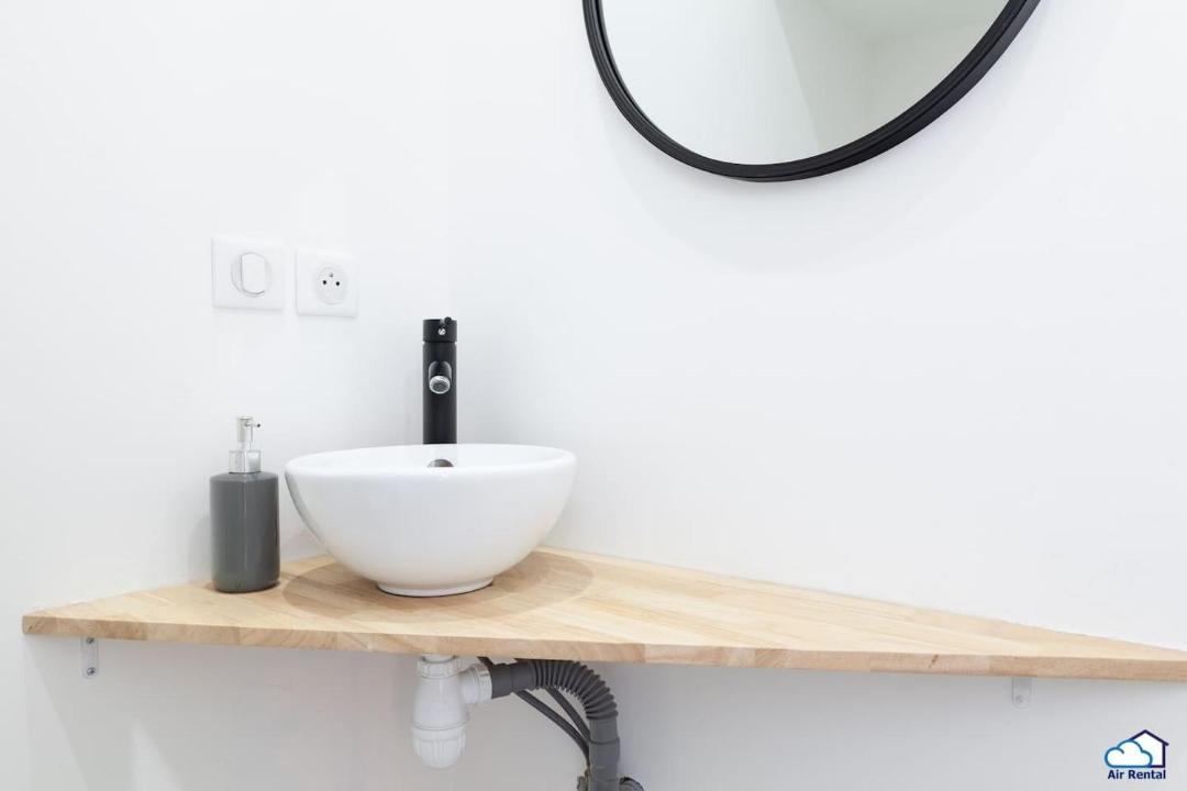 Photo of Bathroom in Saint-Lambert