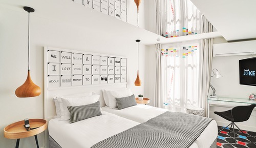 Twin Room - Complimentary soft minibar,courtesy tray, Chromecast and digital press
